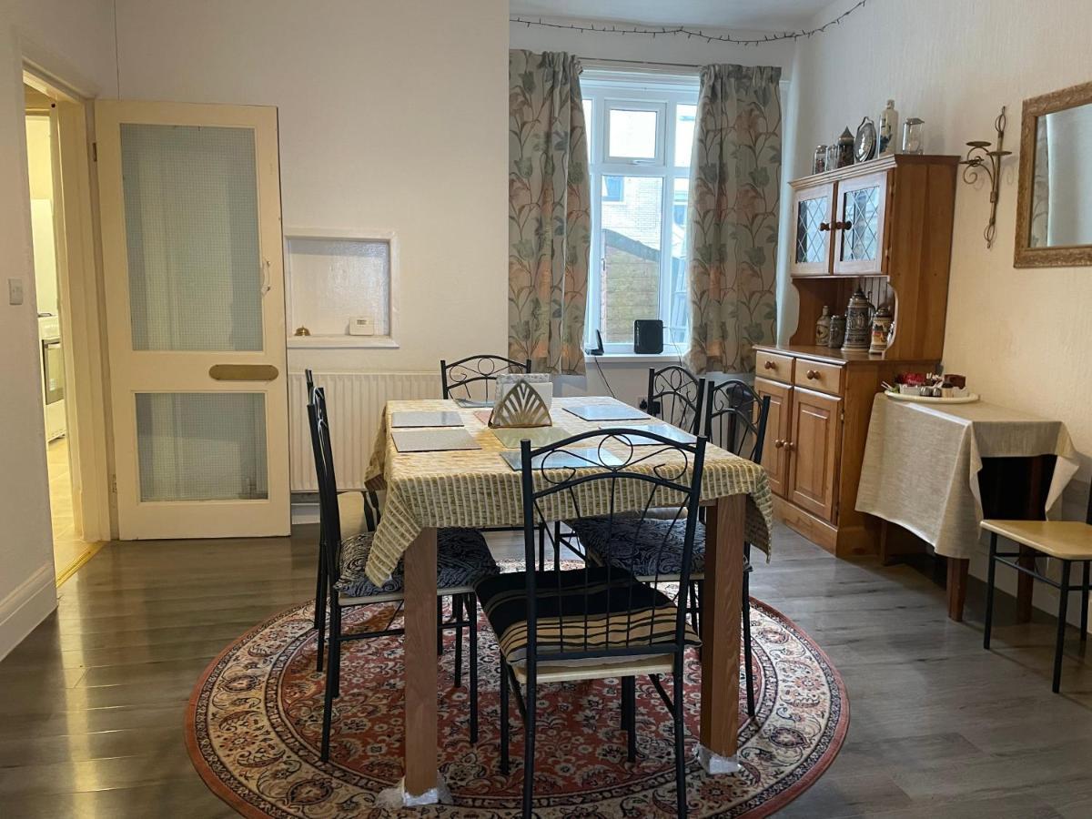 Renovated 4-Bed Home - Sleeps 9 - Parking - Spa Blackpool Exteriér fotografie